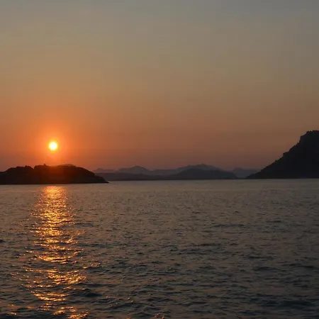 Aparthotel Appartamenti Villa Fiorita A San Teodoro